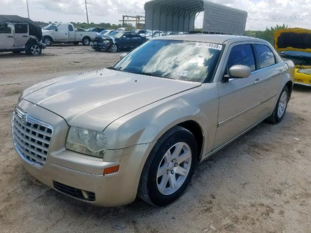 2C3KA53G26H529311 - 2006 CHRYSLER 300 TOURIN GOLD photo 2