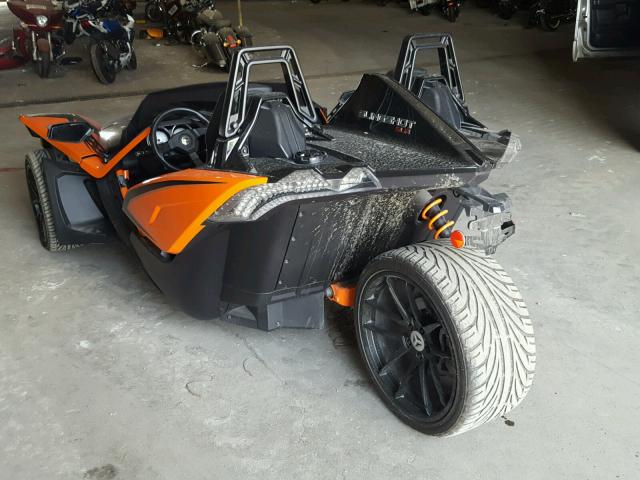 57XAARFAXH8121015 - 2017 POLARIS SLINGSHOT TWO TONE photo 3