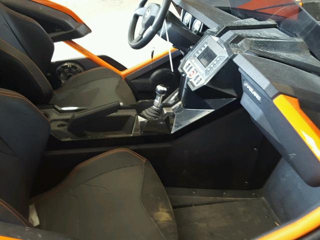57XAARFAXH8121015 - 2017 POLARIS SLINGSHOT TWO TONE photo 5