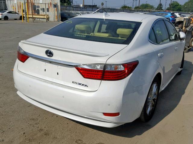 JTHBW1GG9F2086811 - 2015 LEXUS ES 300H WHITE photo 4