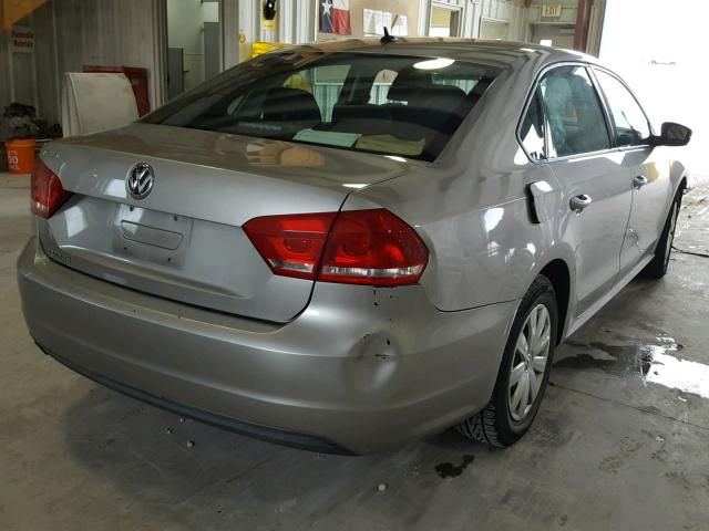 1VWAP7A34DC002935 - 2013 VOLKSWAGEN PASSAT S SILVER photo 4