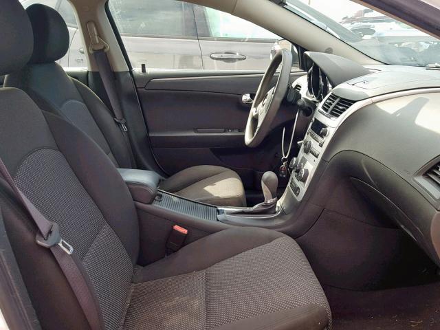 1G1ZC5E05AF234467 - 2010 CHEVROLET MALIBU 1LT WHITE photo 5