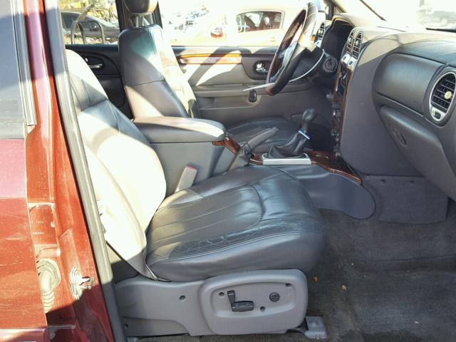 1GKDT13S432194718 - 2003 GMC ENVOY MAROON photo 5