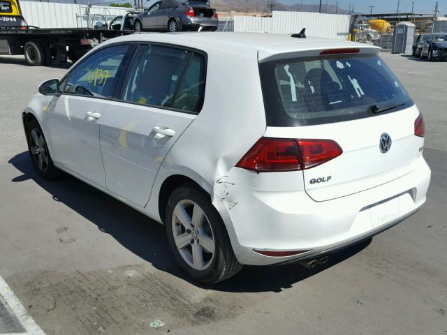 3VW217AU7HM024883 - 2017 VOLKSWAGEN GOLF S WHITE photo 3