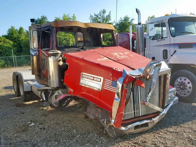 2WKEDDCJ2WK952710 - 1998 WESTERN STAR/AUTO CAR CONVENTION RED photo 1