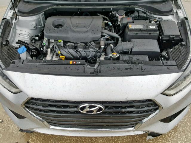 3KPC24A38JE024336 - 2018 HYUNDAI ACCENT SE SILVER photo 7