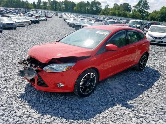 1FAHP3K25CL298844 - 2012 FORD FOCUS SE RED photo 2