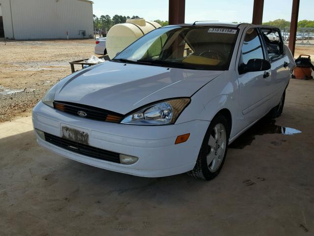 1FAFP38311W199585 - 2001 FORD FOCUS ZTS WHITE photo 2