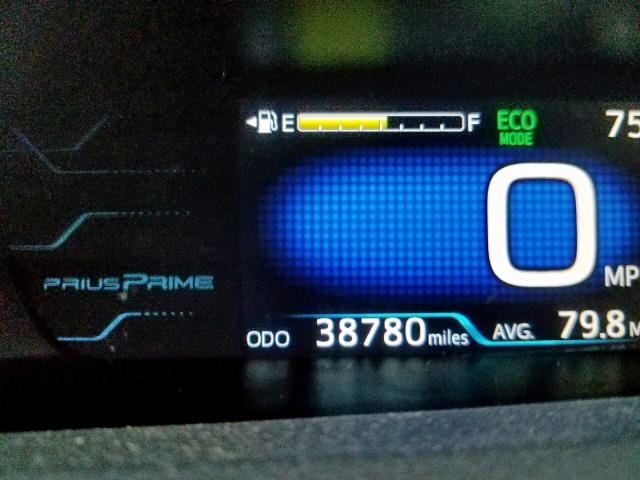 JTDKARFP6H3032721 - 2017 TOYOTA PRIUS PRIM 红色 照片 8