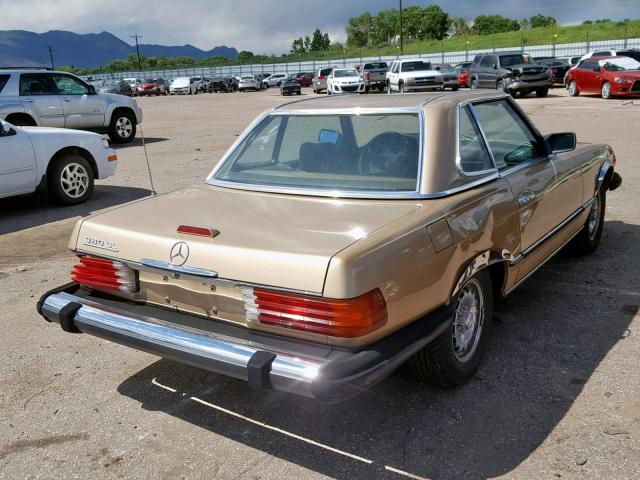 WDBBA45A8BB006049 - 1981 MERCEDES-BENZ 380 SL GOLD photo 4