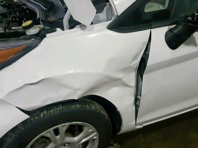 3FADP4BJ3GM135643 - 2016 FORD FIESTA SE WHITE photo 9