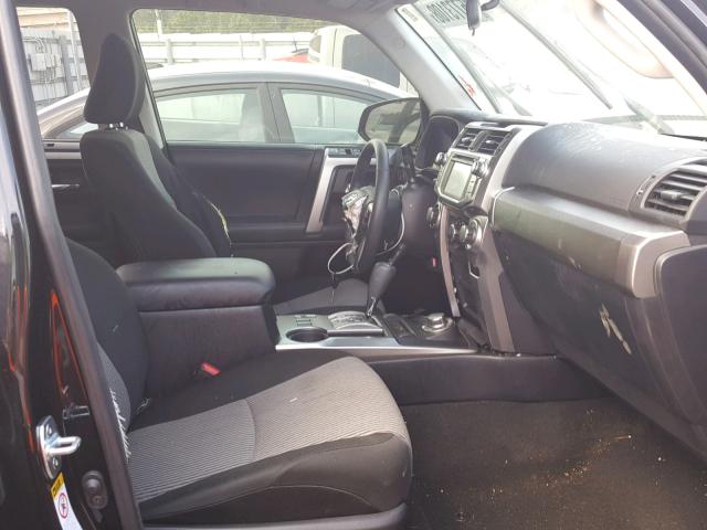 JTEBU5JR7J5507324 - 2018 TOYOTA 4RUNNER SR BLACK photo 5