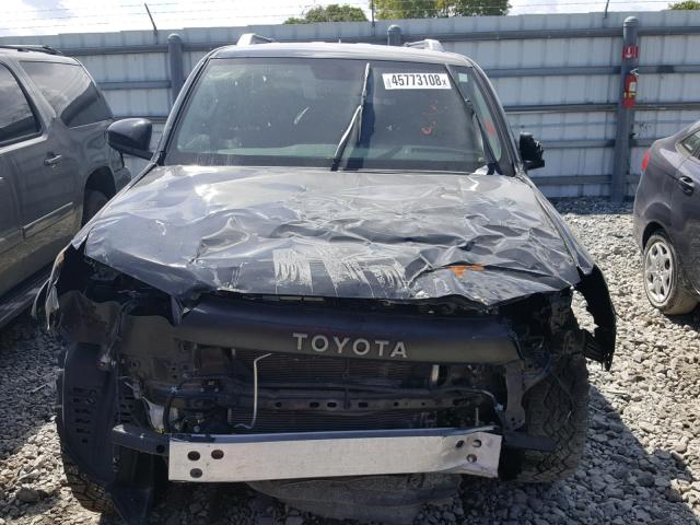 JTEBU5JR7J5507324 - 2018 TOYOTA 4RUNNER SR BLACK photo 9