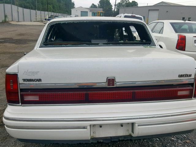 1LNLM83W6PY633528 - 1993 LINCOLN TOWN CAR C WHITE photo 10