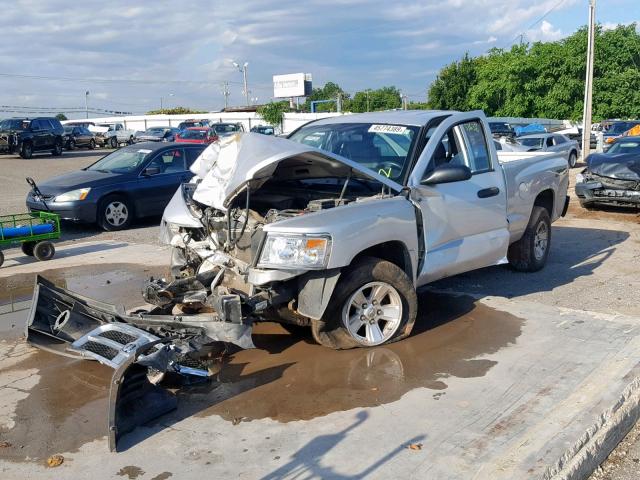 1D7HE32K18S509217 - 2008 DODGE DAKOTA SXT SILVER photo 2