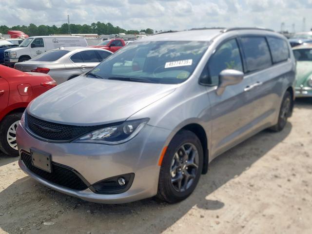 2C4RC1BG7JR292817 - 2018 CHRYSLER PACIFICA T GRAY photo 2