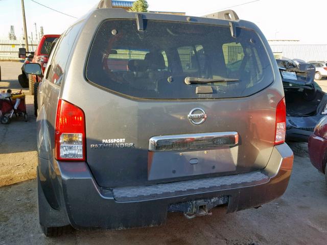 5N1AR18W86C653817 - 2006 NISSAN PATHFINDER GRAY photo 9