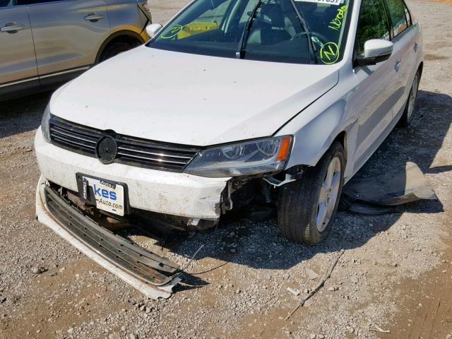 3VWLL7AJ2EM291008 - 2014 VOLKSWAGEN JETTA TDI WHITE photo 9