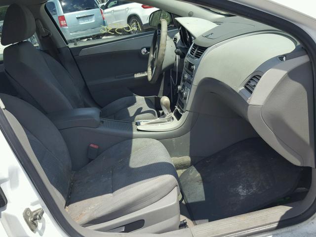 1G1ZA5E01AF278424 - 2010 CHEVROLET MALIBU LS WHITE photo 5