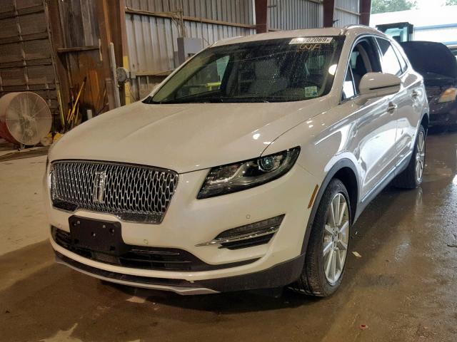 5LMCJ3C94KUL31500 - 2019 LINCOLN MKC RESERV WHITE photo 2