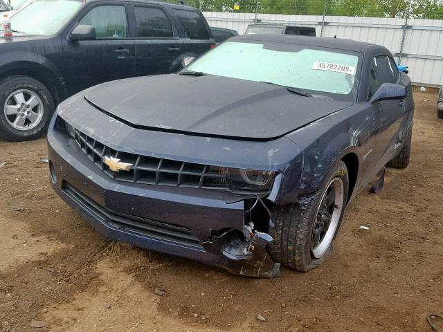 2G1FA1E37D9155844 - 2013 CHEVROLET CAMARO LS GRAY photo 2