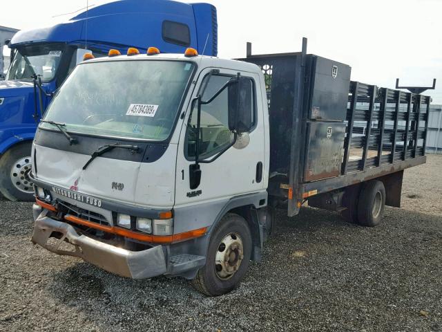 JW6BHF1S22L001611 - 2002 MITSUBISHI FE 640 WHITE photo 2