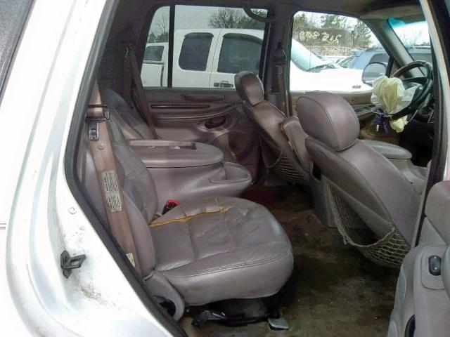 5LMRU27L4WLJ49194 - 1998 LINCOLN NAVIGATOR თეთრი ფოტო 6