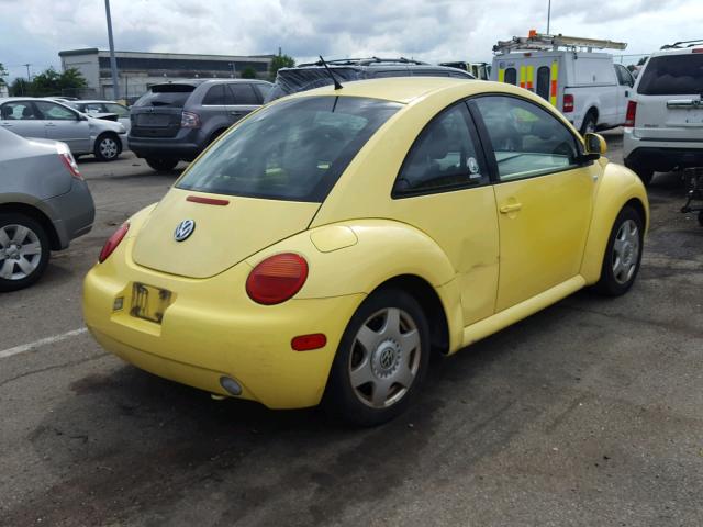 3VWCA21C4YM490124 - 2000 VOLKSWAGEN NEW BEETLE YELLOW photo 4