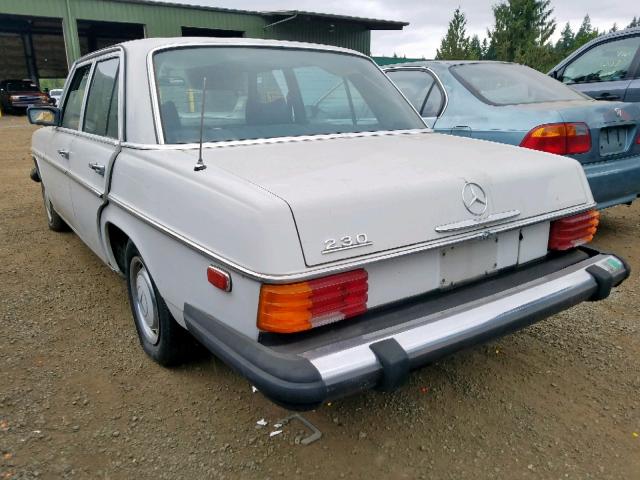 11501712060440 - 1975 MERCEDES-BENZ 230 SILVER photo 3