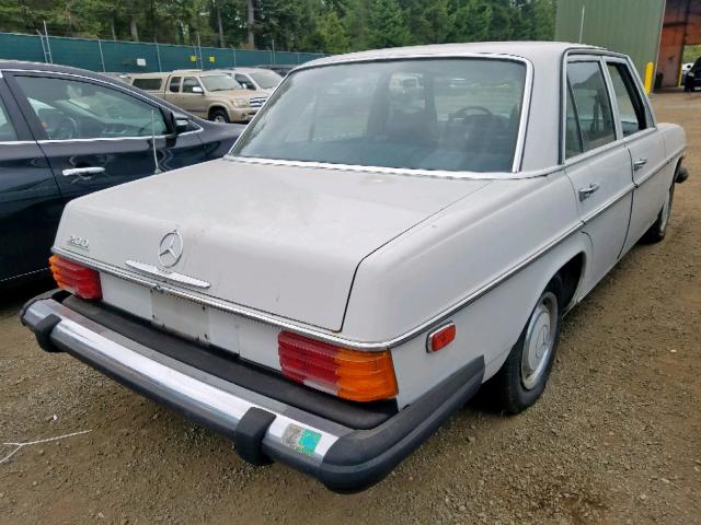 11501712060440 - 1975 MERCEDES-BENZ 230 SILVER photo 4