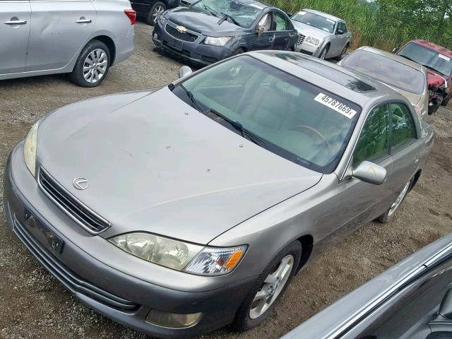 JT8BF28GX10328966 - 2001 LEXUS ES 300 TAN photo 2