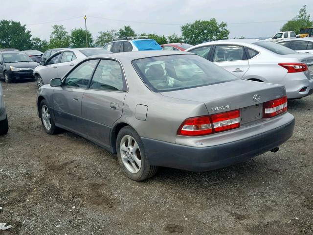 JT8BF28GX10328966 - 2001 LEXUS ES 300 TAN photo 3