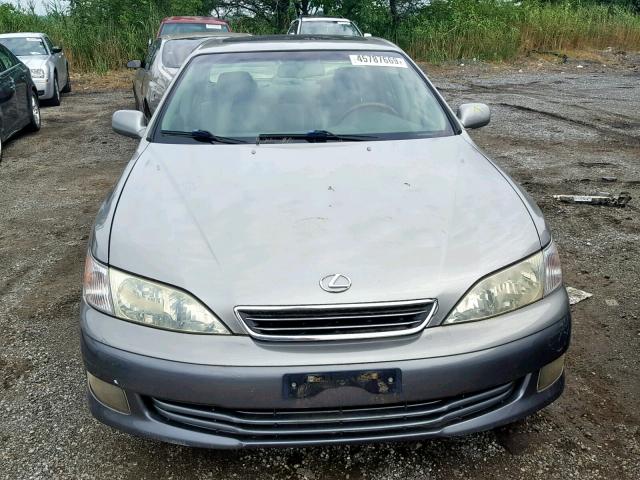 JT8BF28GX10328966 - 2001 LEXUS ES 300 TAN photo 9