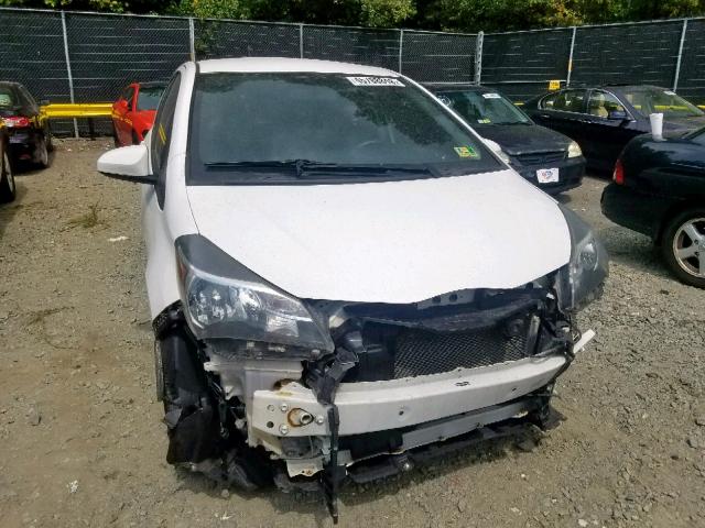 VNKKTUD3XFA034145 - 2015 TOYOTA YARIS WHITE photo 9