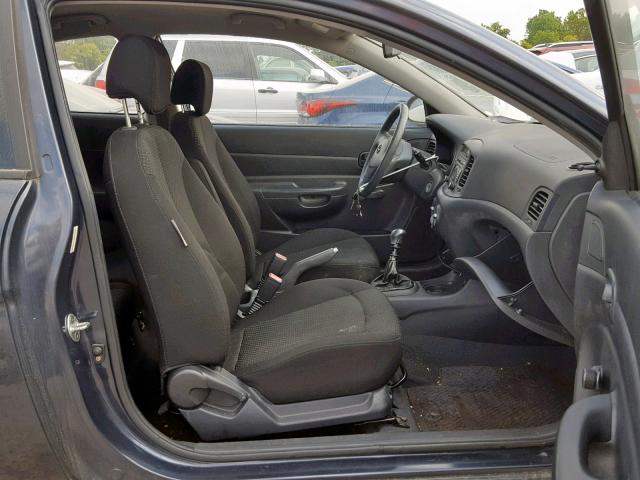 KMHCM36C78U090932 - 2008 HYUNDAI ACCENT GS GRAY photo 5