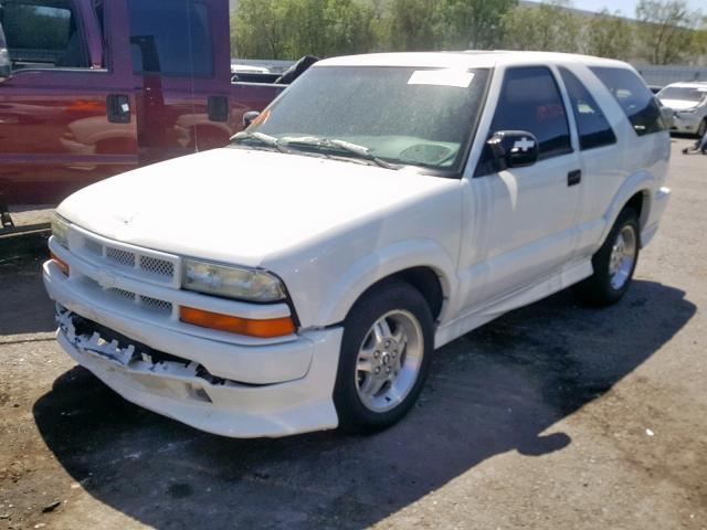 1GNCS18W22K189691 - 2002 CHEVROLET BLAZER WHITE photo 2