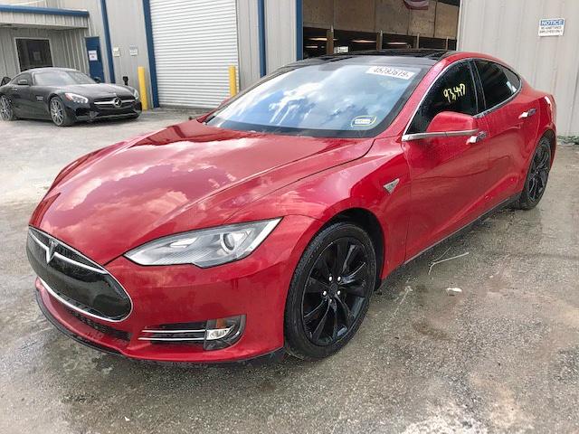 5YJSA1DP2DFP14626 - 2013 TESLA MODEL S RED photo 2