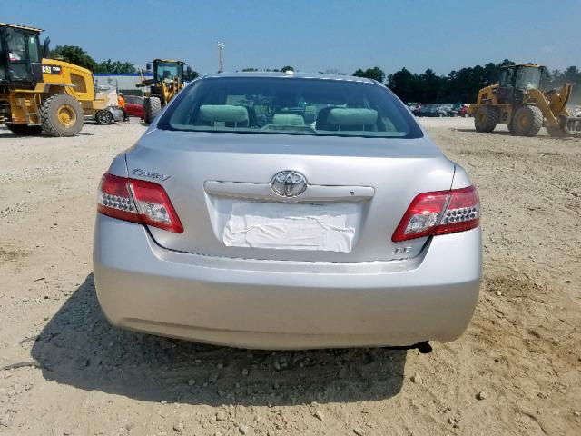 4T1BF3EK6BU600791 - 2011 TOYOTA CAMRY BASE SILVER photo 9