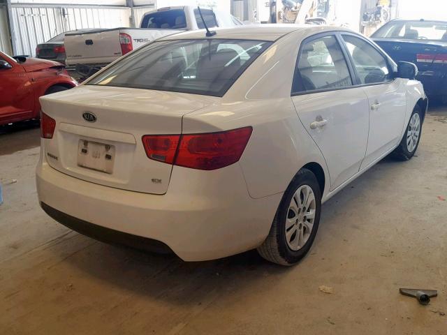 KNAFU4A22B5345281 - 2011 KIA FORTE EX WHITE photo 4