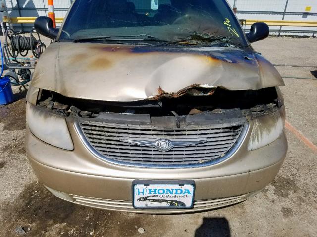 2C8GP64L01R199526 - 2001 CHRYSLER TOWN & COU GOLD photo 7