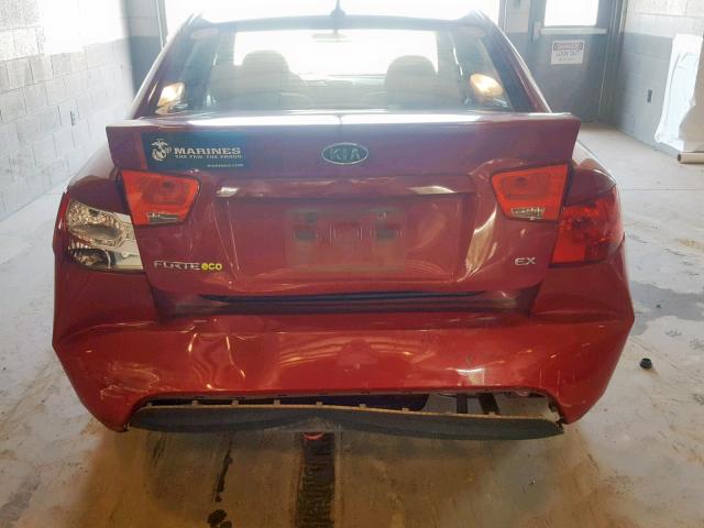 KNAFU4A26D5680501 - 2013 KIA FORTE EX RED photo 9