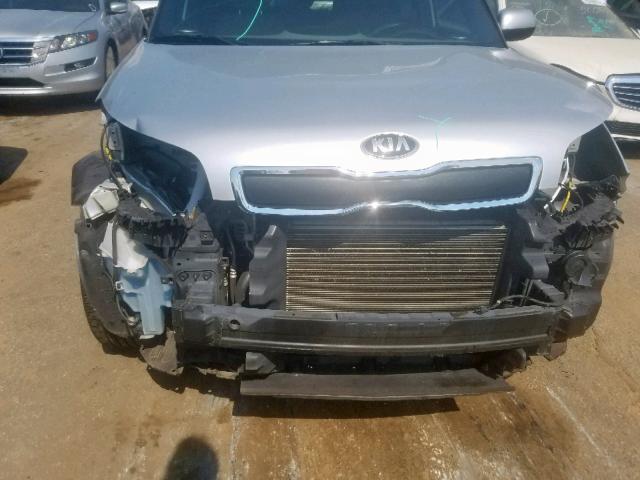 KNDJN2A22E7739760 - 2014 KIA SOUL SILVER photo 9