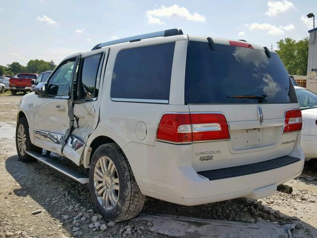 5LMFU28588LJ04376 - 2008 LINCOLN NAVIGATOR WHITE photo 3