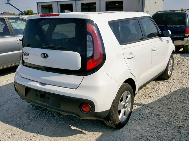 KNDJN2A20J7558876 - 2018 KIA SOUL WHITE photo 4