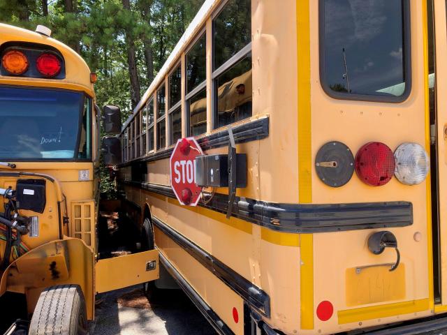 4DRBVAAN07A461404 - 2007 IC CORPORATION 3000 黄色 照片 3