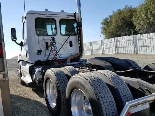 1FUJGEDR0CSBH0803 - 2012 FREIGHTLINER CASCADIA 1 WHITE photo 3