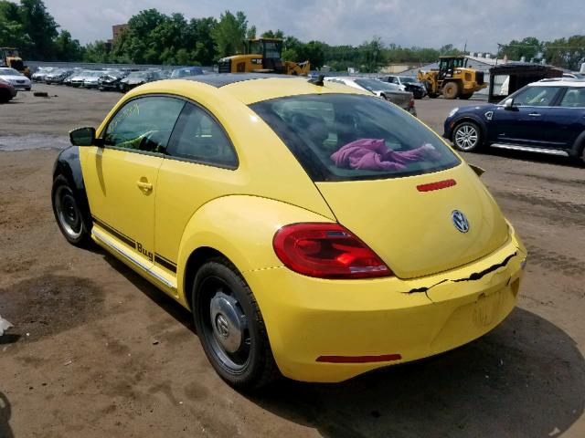 3VWJP7AT3CM643099 - 2012 VOLKSWAGEN BEETLE YELLOW photo 3