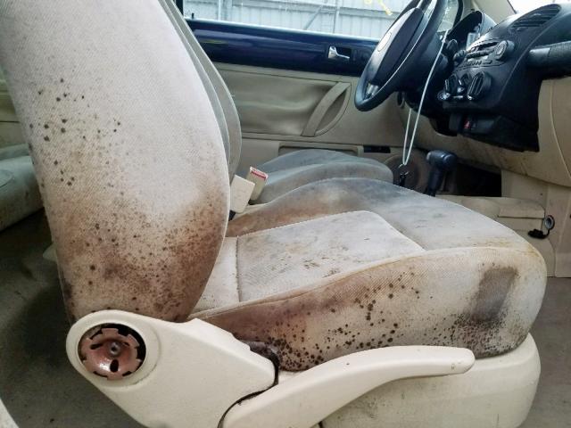 3VWCC21CXYM495547 - 2000 VOLKSWAGEN NEW BEETLE ლურჯი ფოტო 9