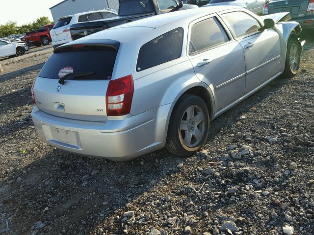 2D4FV47V67H713532 - 2007 DODGE MAGNUM SXT SILVER photo 4