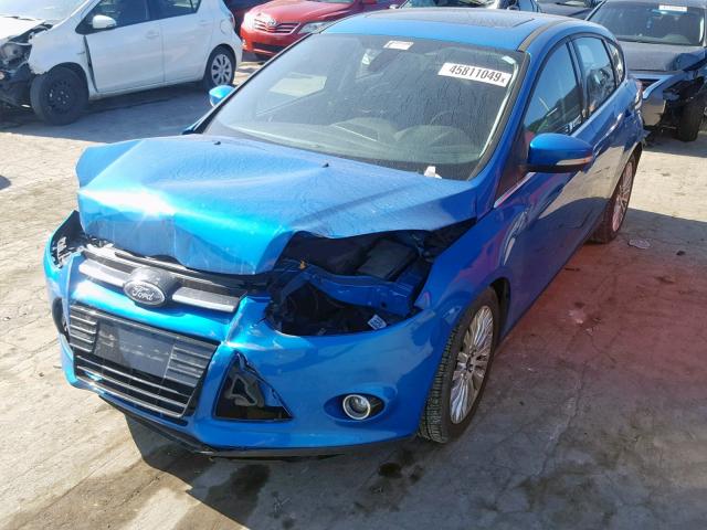 1FAHP3N28CL407969 - 2012 FORD FOCUS TITA BLUE photo 2